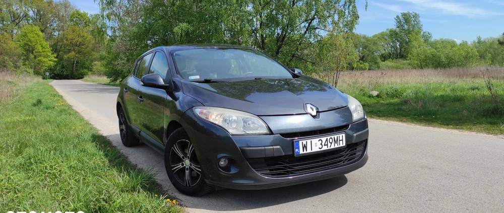 Renault Megane cena 17900 przebieg: 143000, rok produkcji 2010 z Piaseczno małe 781